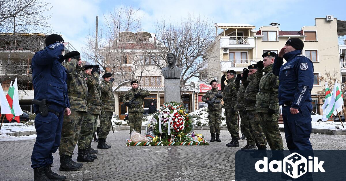 С различни възпоменателни събития в страната и по света българите