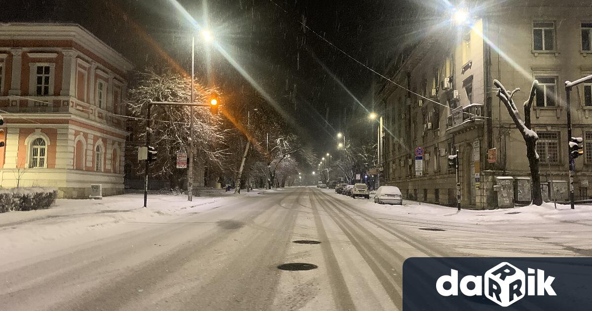 Във вторник времето ще остане облачно с валежи от сняг