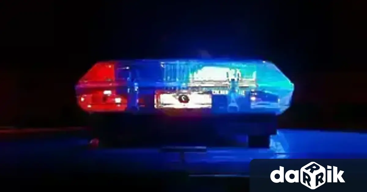 18 годишен шофьор не овладя автомобила си и се вряза с