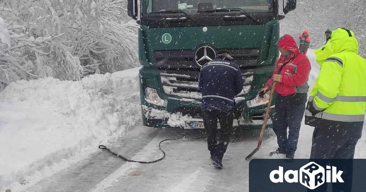 Пътен възел Петолъчката е затворен за движение на тирове от