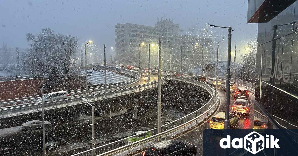 Основните пътни артерии в Пловдив са почистени от снега предстои