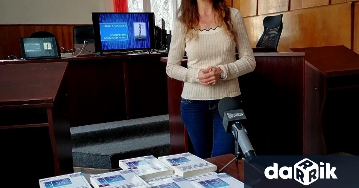 В Районен съд – Враца днес гостуваха ученици от 10