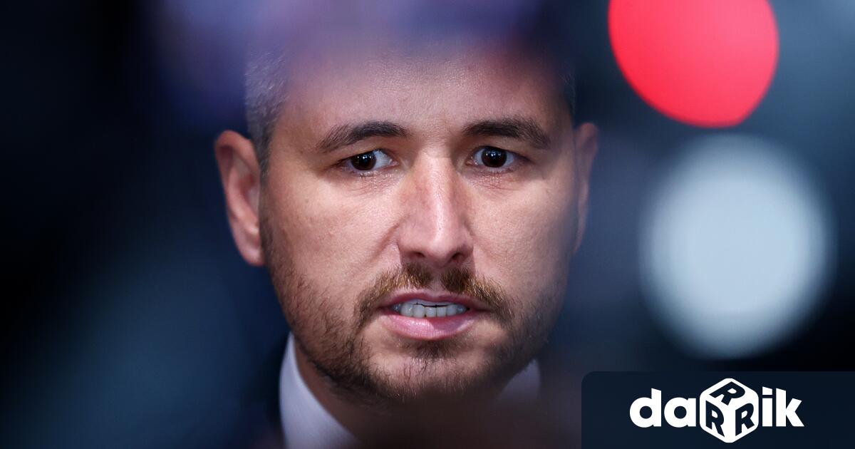 През този закон се прокарват политиките на едно управленско мнозинство