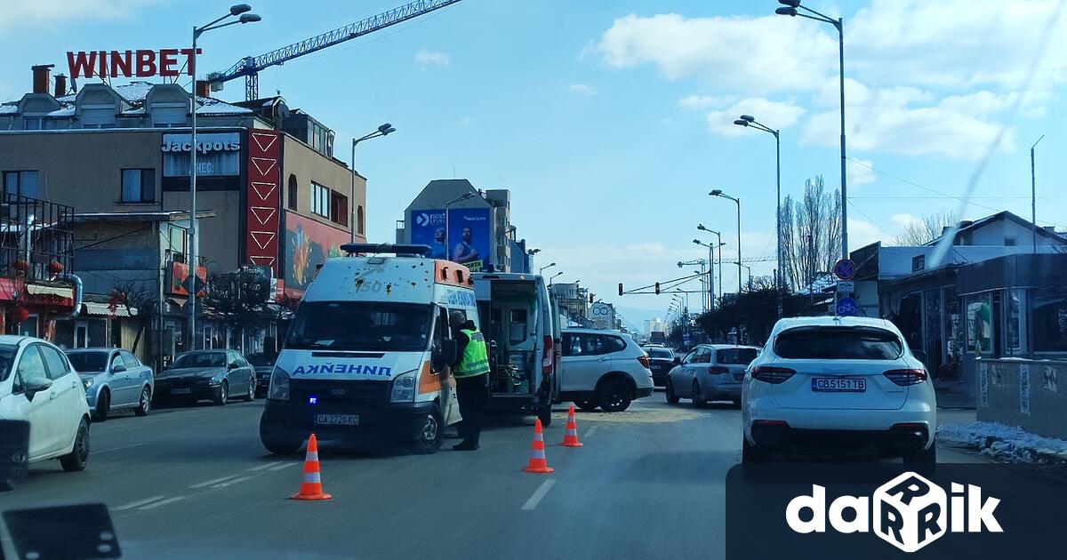 Катастрофа между джип и линейка в София Виновен за инцидента