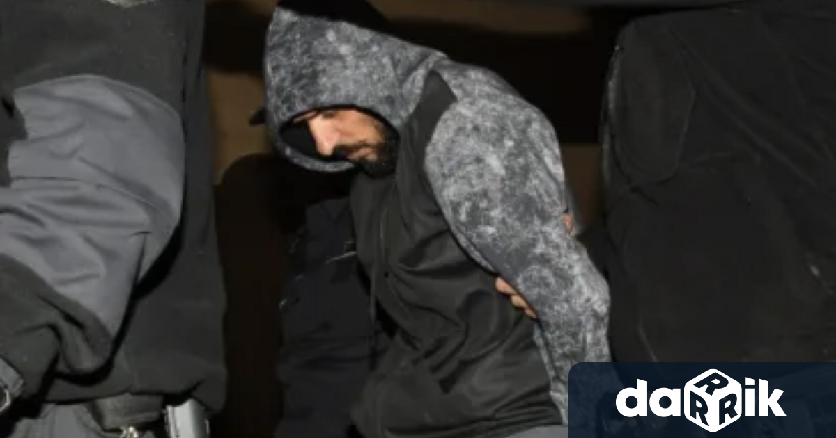 Мъж обезобразил съпругата си с макетен нож ще се изправи