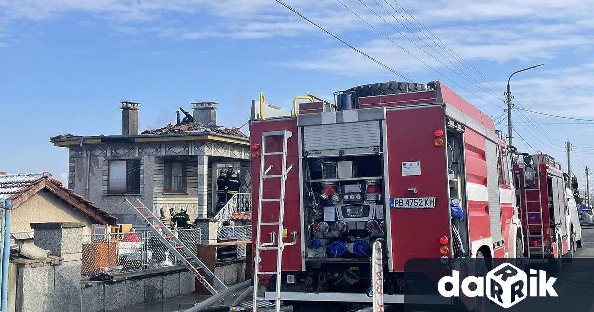 Пожар на къща в село Милево вдигна по тревога три