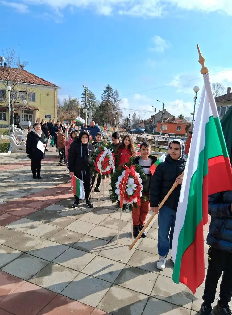 В село Асеновци почетоха Националния празник на България с внушително шествие