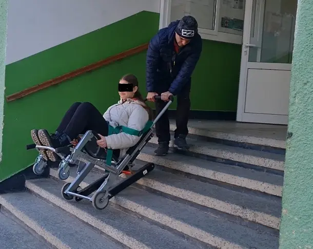  Кмет подари на селото си носилка за трудноподвижни хора 