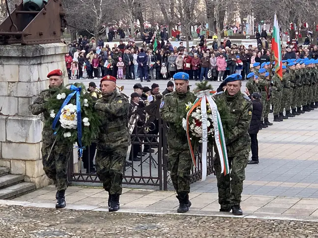 Плевен отбеляза 147 г. от Освобождението на България/СНИМКИ/