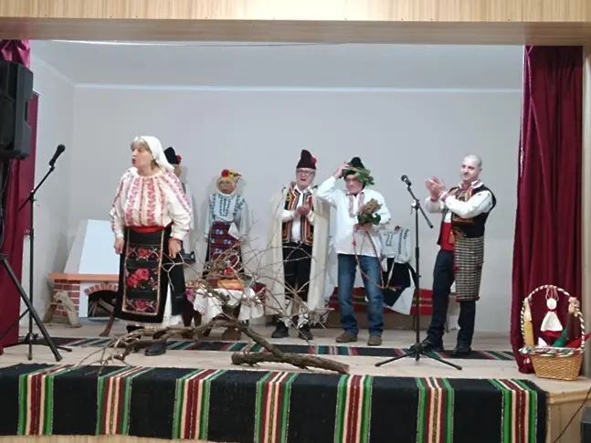  Част от самодейностите за Националния празник в село Милковица и в село Долни Вит са самобитни вечери на националното творчество/СНИМКИ/ 