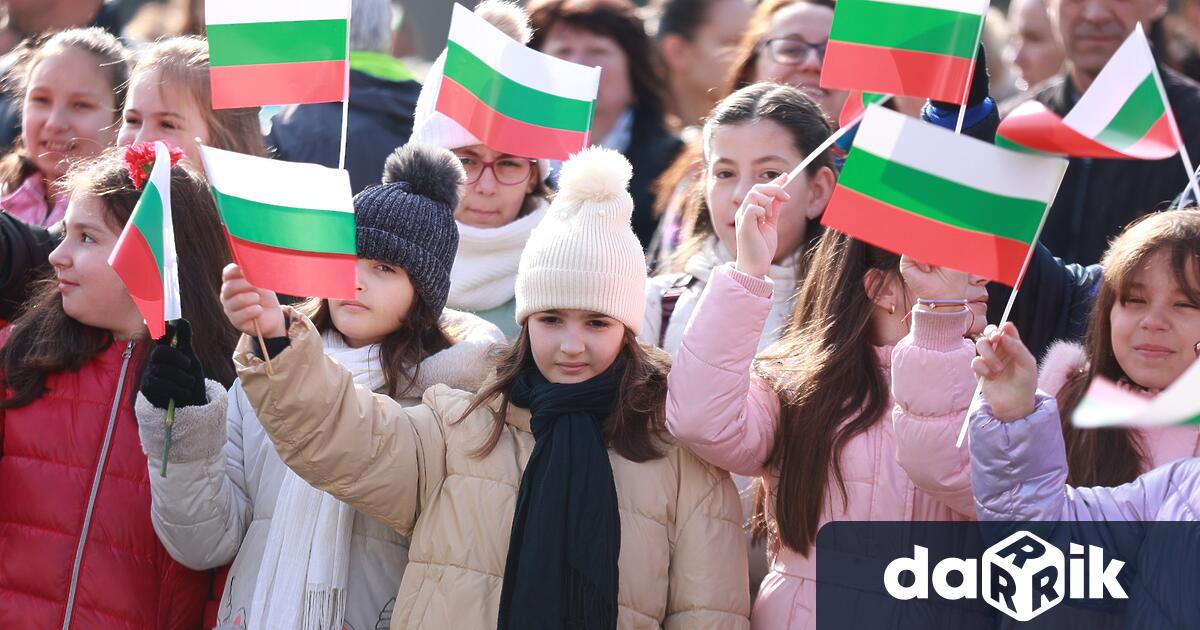 Церемонията по повод 3 ти март на площад Свобода започна с