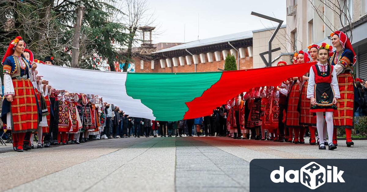 С празнично шествие с националния флаг ще започне тържественото отбелязване