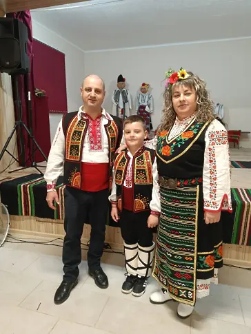  Част от самодейностите за Националния празник в село Милковица и в село Долни Вит са самобитни вечери на националното творчество/СНИМКИ/ 