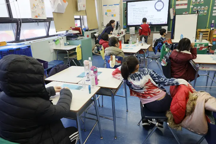  “Мяра ”: Повече ред и без телефони в учебно заведение, желаят болшинството от българите  