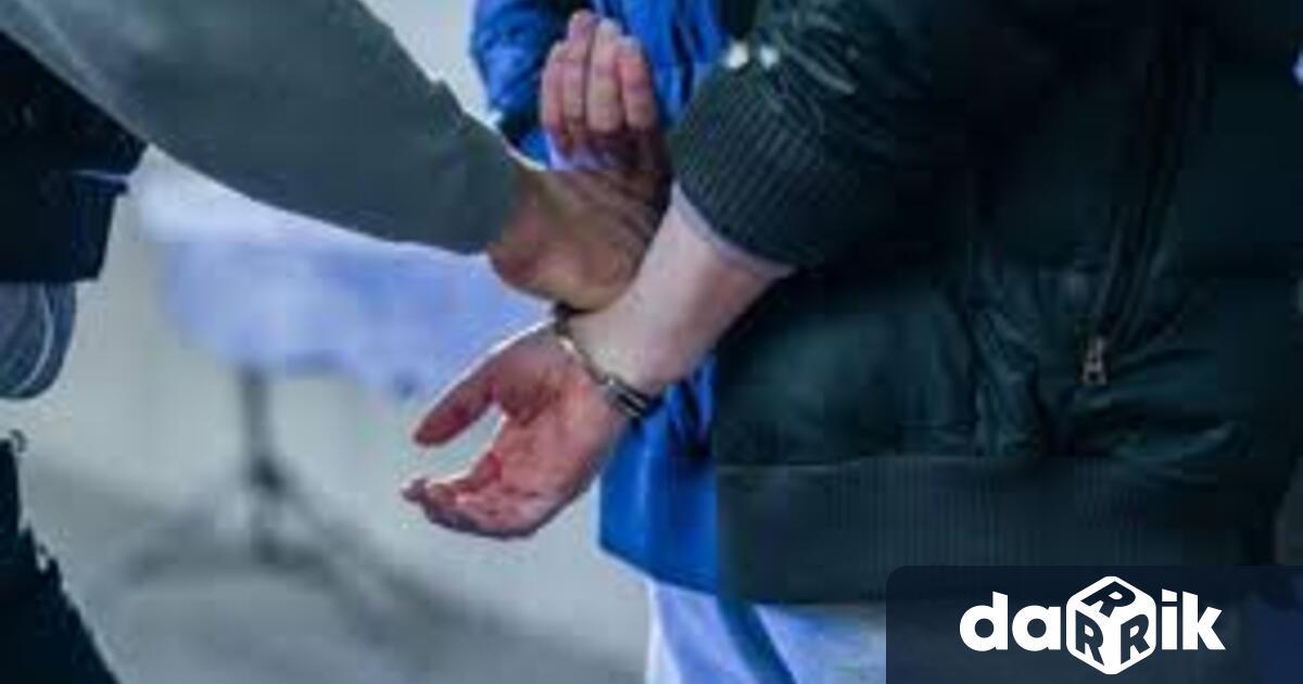 Двама криминално проявени мъже от с Черно поле – на