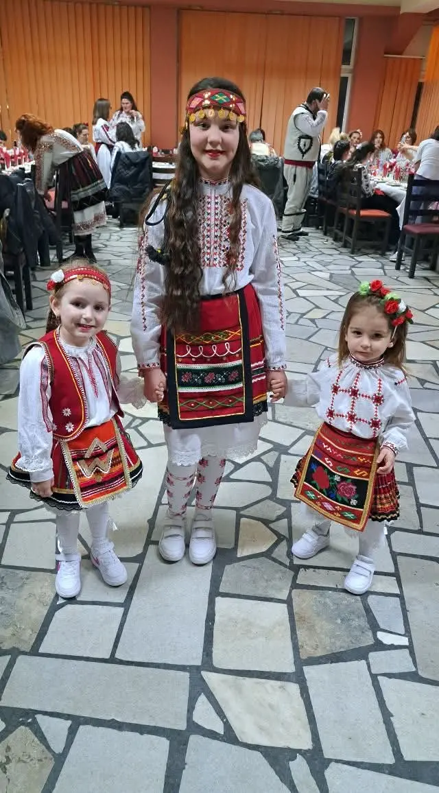  Част от самодейностите за Националния празник в село Милковица и в село Долни Вит са самобитни вечери на националното творчество/СНИМКИ/ 