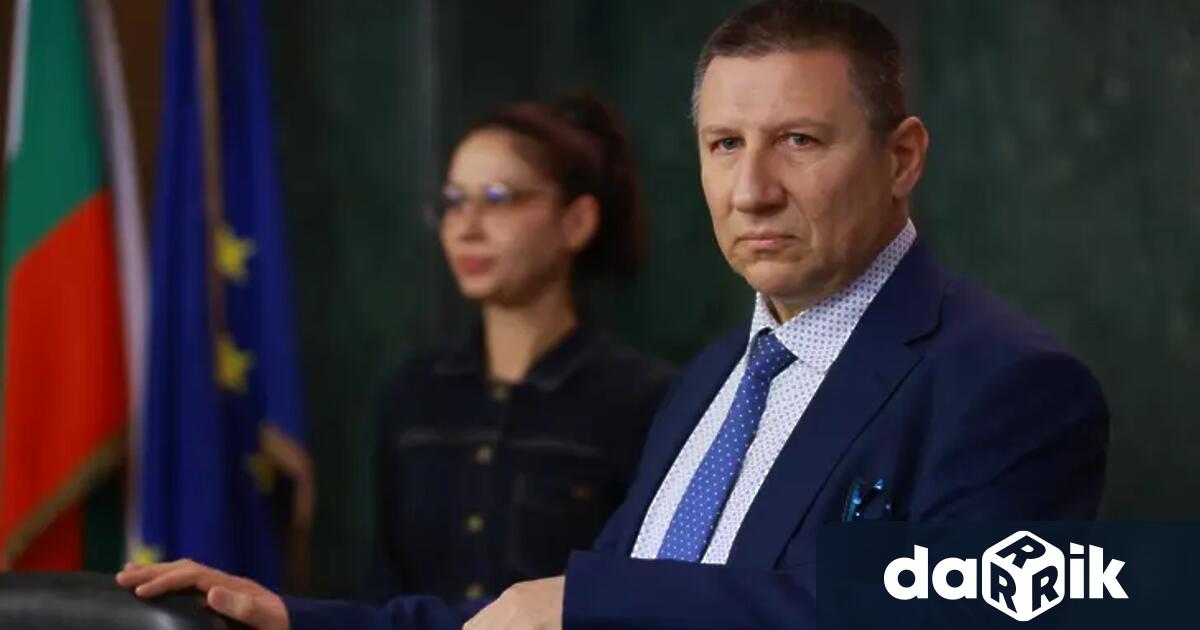 И ф главен прокурор Борислав Сарафов поиска имунитетите на Кирил Петков