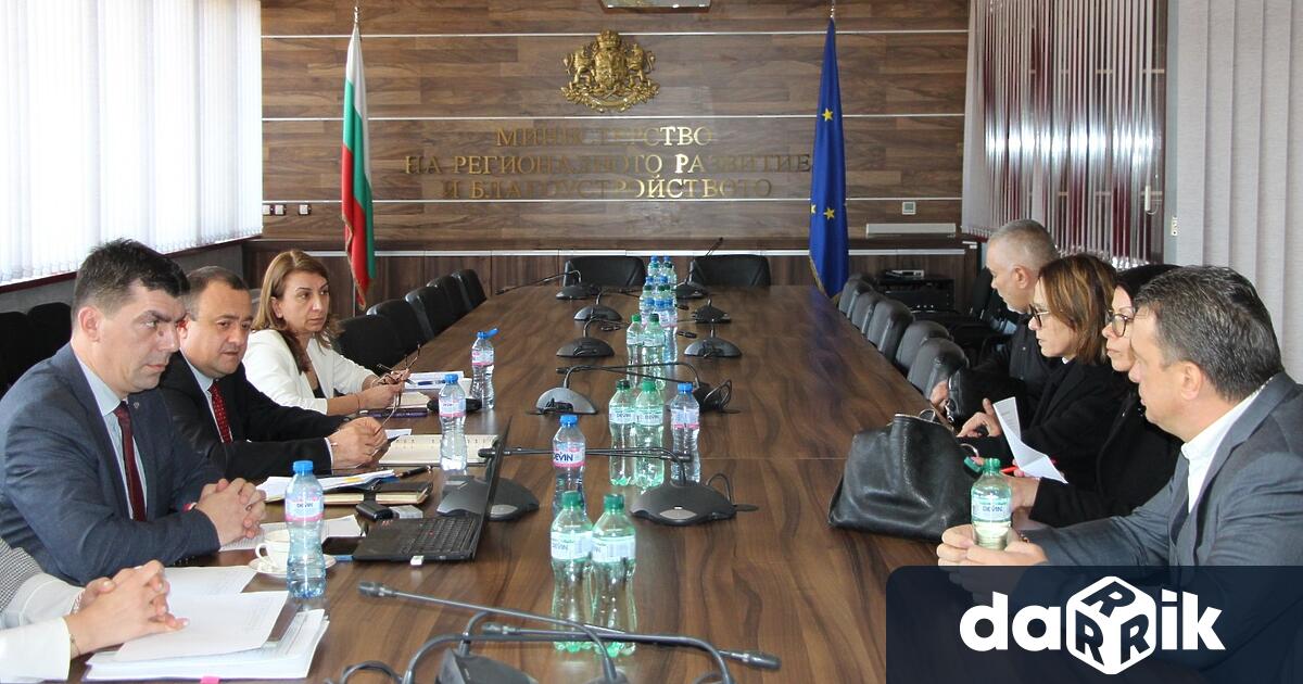 Министърът на регионалното развитие Иван Иванов събра на среща в