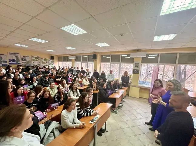 Ученици от СУ „Иван Вазов“ участваха в семинар „Младите българи – здрави и активни“ в Плевен