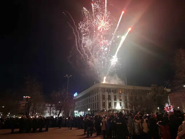  В Плевен отбелязването на Националния празник на България приключи с тържествена заря - инспекция 