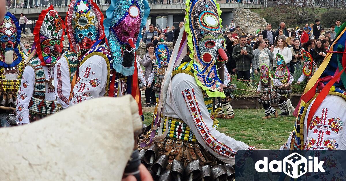 Атрактивни бабугери арапи старци и други шумни и колоритни персонажи