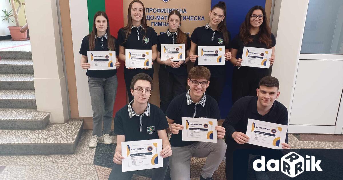 Дванадесетокласниците със специалност Приложен програмист на ППМГ Акад Иван Ценов