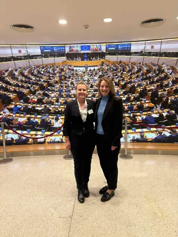  Доц. Наталия Киселова награди възпитаници с посещаване в Брюксел 