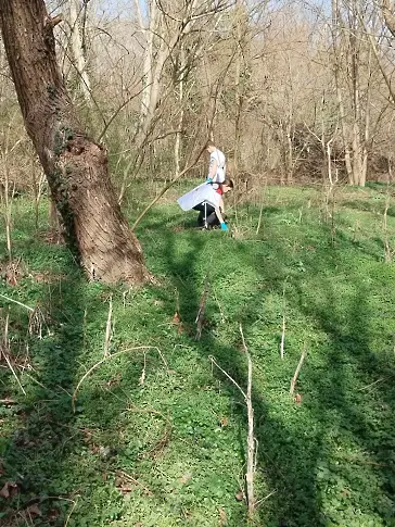  БМЧК - Ловеч почистиха боклуци към река Осъм в Деня на реката 