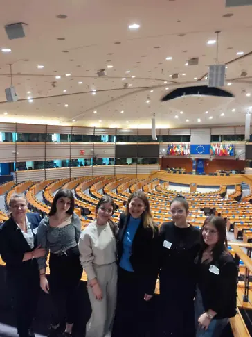  Доц. Наталия Киселова награди възпитаници с посещаване в Брюксел 