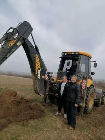 Започна работа по подмяна на довеждащия водопровод за село Българене