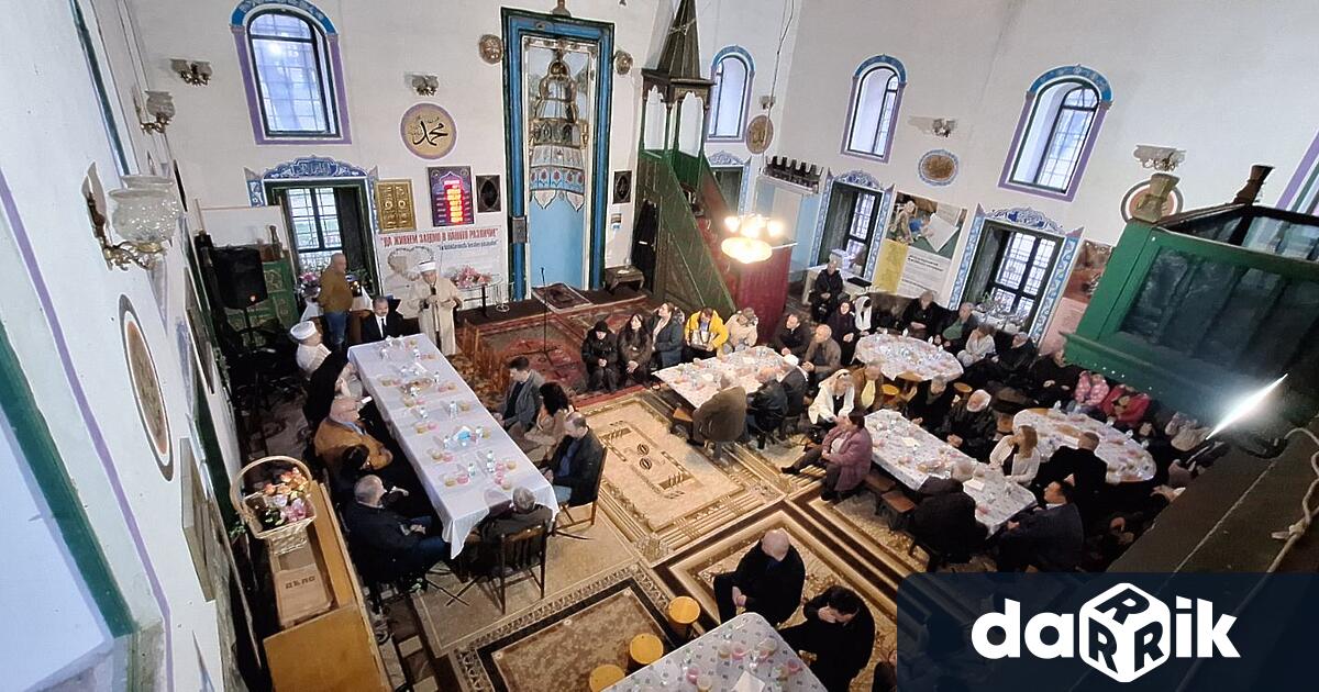 Кметът на Община Видин д р Цветан Ценков и неговите заместници