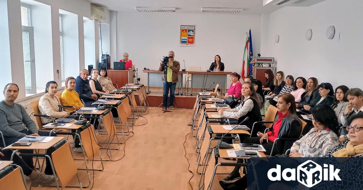 По покана на кмета на община Мездра Иван Аспарухов Областен