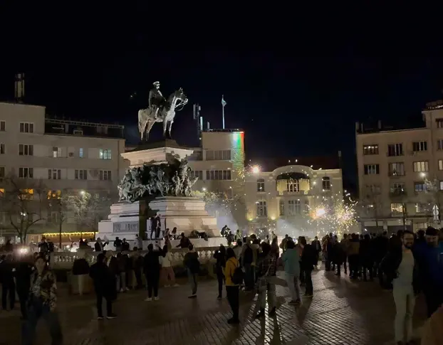  Граждани и политици питат #КОЙ блокира Конституцията (СНИМКИ) 