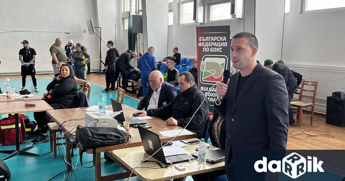 На 11 ти март в Спортна зала Спартак управителят на област