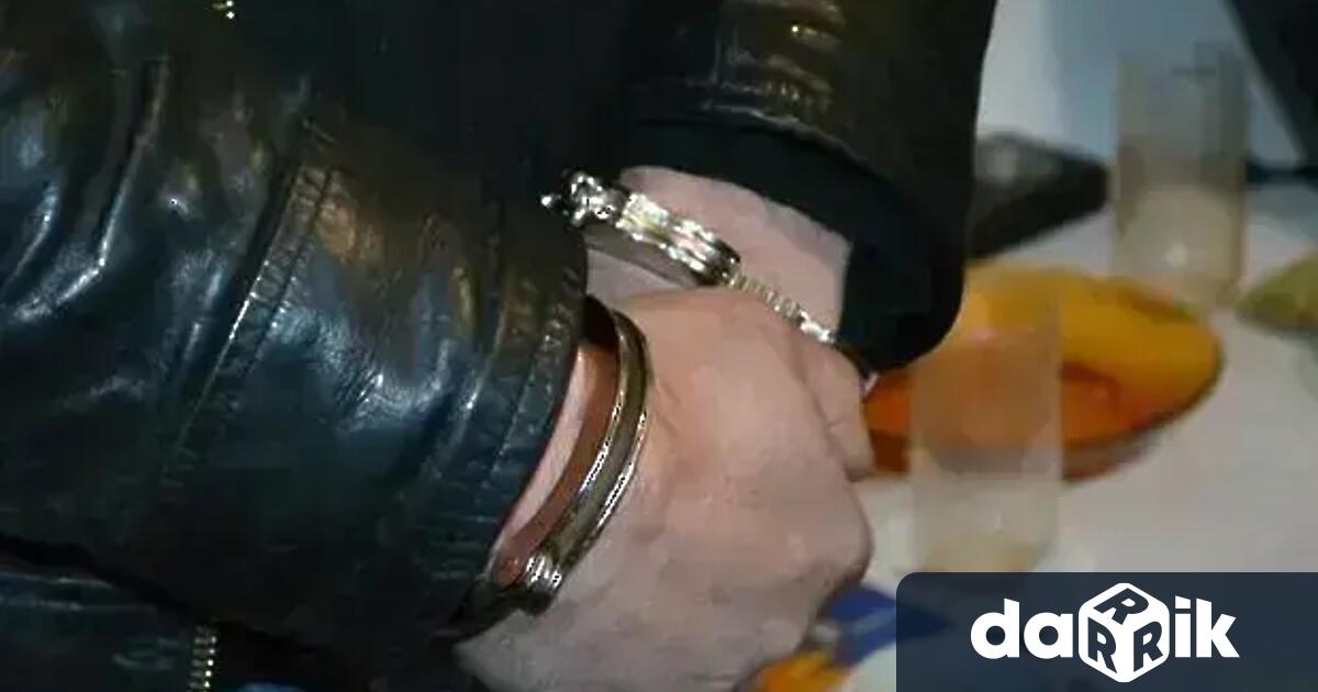 43 годишен мъж е задържан снощи от кюстендилски полицаи Сигналът в