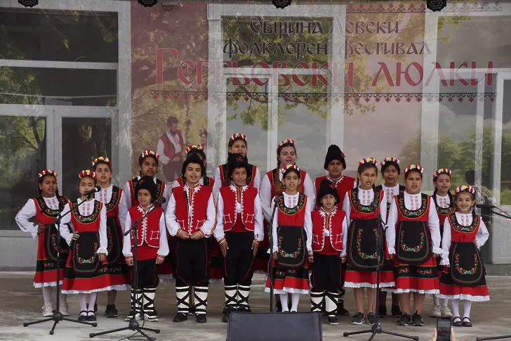  Община Левски разгласи статута на Фолклорен фестивал „ Гергьовски люлки ”- 2025 