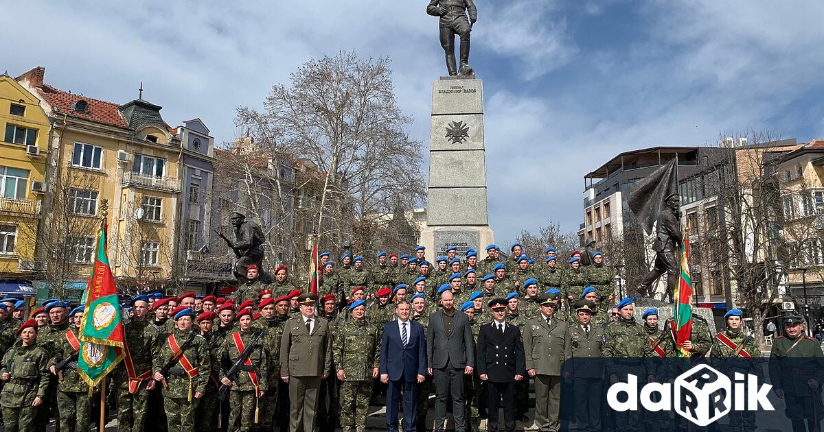 На 14 ти март пред паметника на Девета пехотна Плевенска дивизия