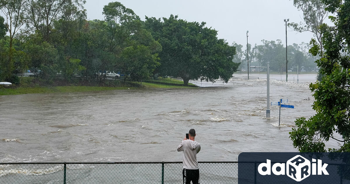 Повече от 300 хиляди домакинства останаха без ток по източното
