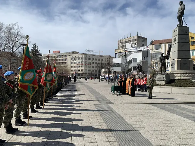  С церемониален обред Гарнизон Плевен означи своя празник/СНИМКИ/ 
