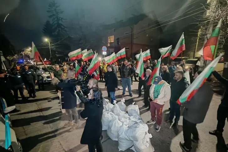  “Никой няма повече хора от мен ”: Пеевски се закани на “Величие ”  