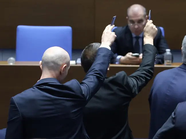  Бюджет 2025: По-високи заплати за учители и чиновници в Министерство на вътрешните работи и държавен магазин 