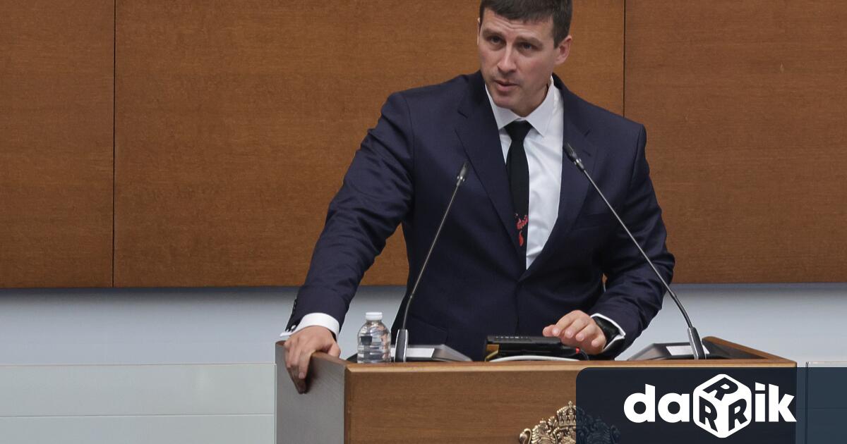 Сега съм за първи път в парламента като народен представител