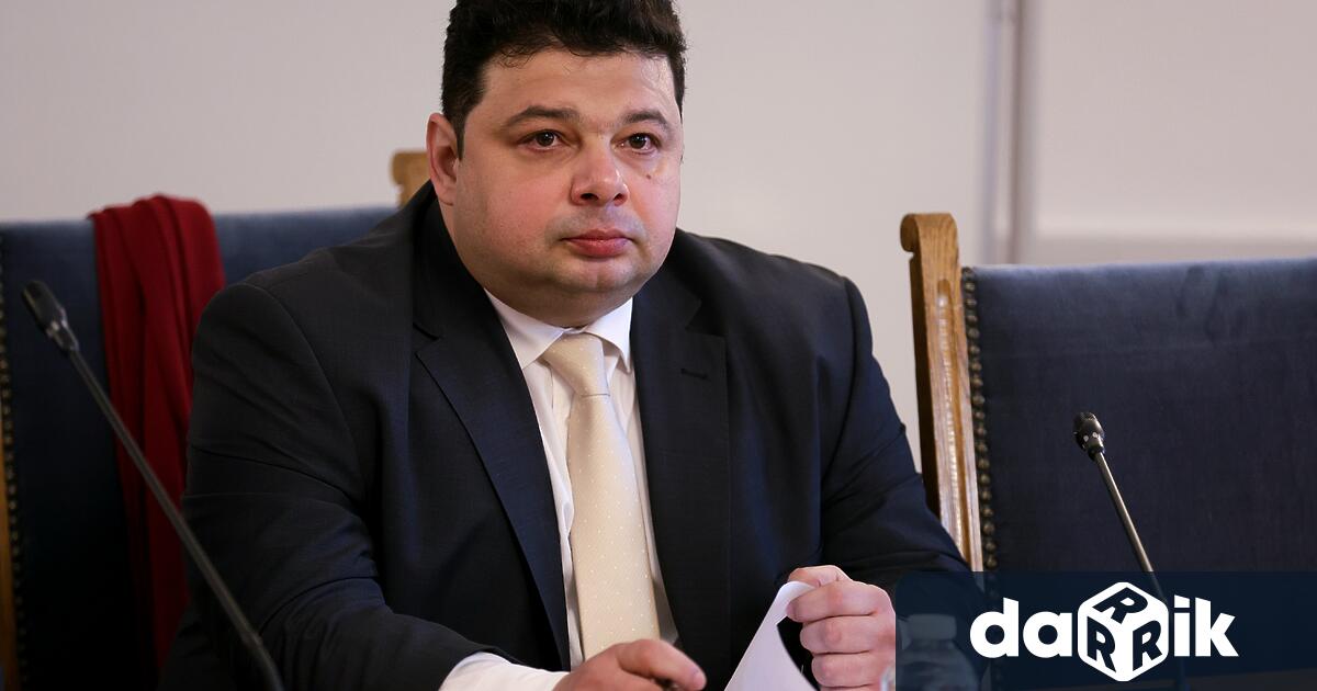 Очаквано Народното събрание НС избра Орлин Колев за конституционен съдия