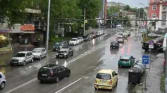 Днес около и след обед на много места ще има валежи от дъжд 