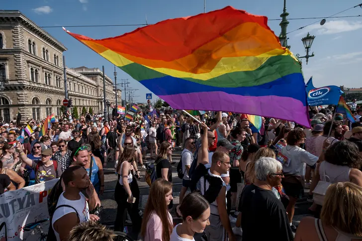 Унгария прие закон за забрана на ЛГБТ парада