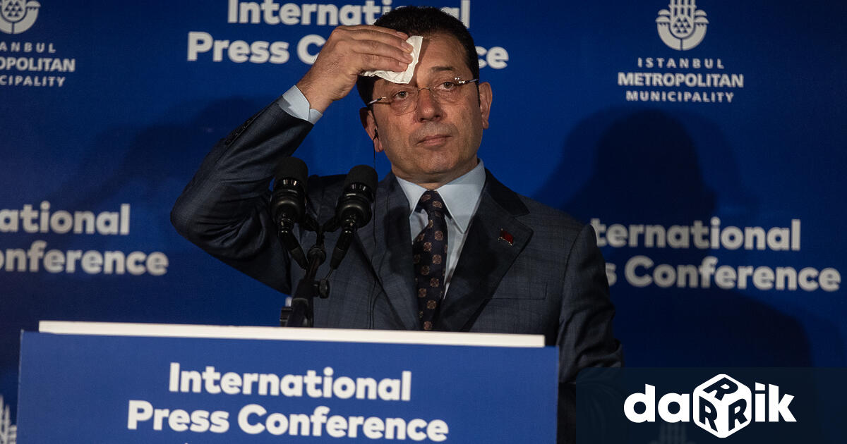 Кметът на Истанбул Екрем Имамоглу който е основният политически съперник