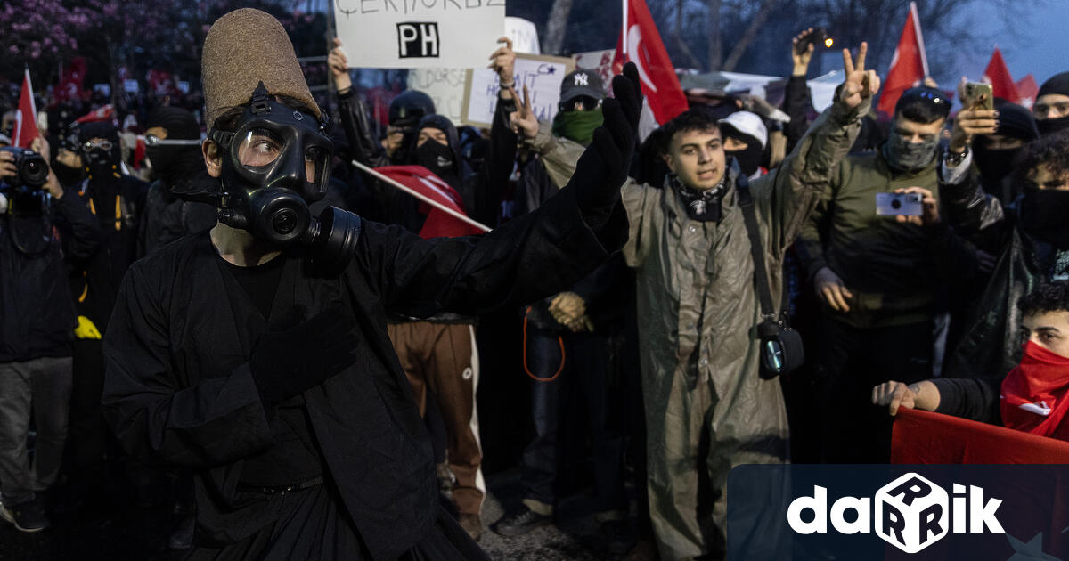 Най масовите протести в Турция от десетилетия не спират Хиляди