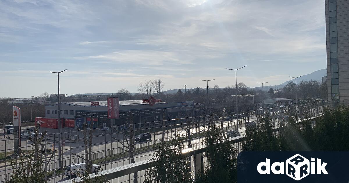 В четвъртък времето ще остане слънчево На повечето места ще духа