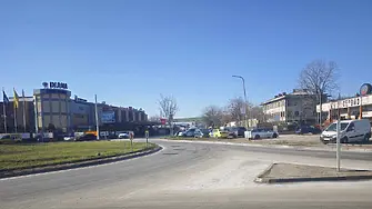 Община Плевен обнови кръговото кръстовище за МЕТРО и подхода от ул. „Сторгозия“ към Стара гара