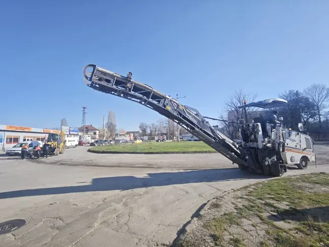 Временно ще бъде ограничено движението в района на кръговото кръстовище до завод „Мизия“